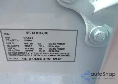 2024 Tesla Model Y Long Range Dual Motor All-Wheel Drive/Rwd z USA, uszkodzony, nr VIN 7SAYGDED0RF207913